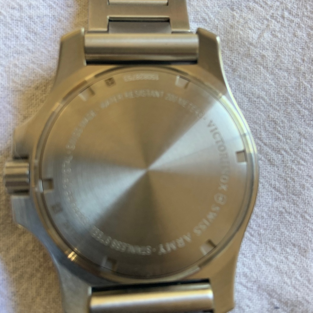 Victorinox Swiss Army I.N.O.X. (INOX) Watch - Picture 3 of 5